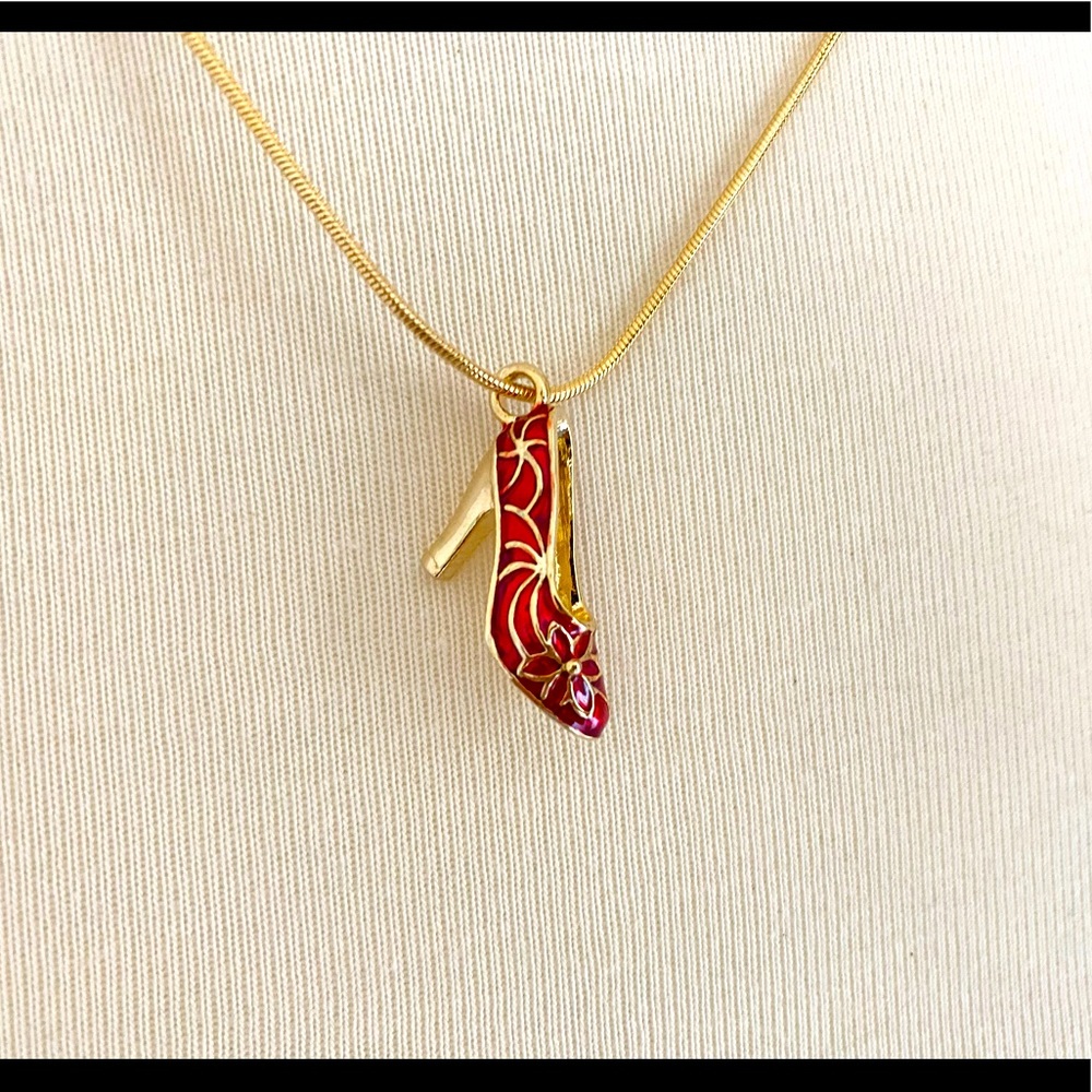 NWOT Red enameled high heel necklace